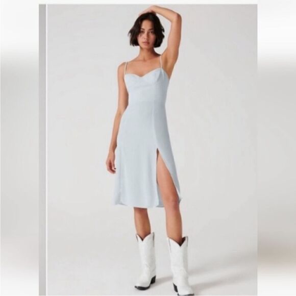 Aritzia Dresses & Skirts - ARITZIA Sunday Best Viola Midi Dress